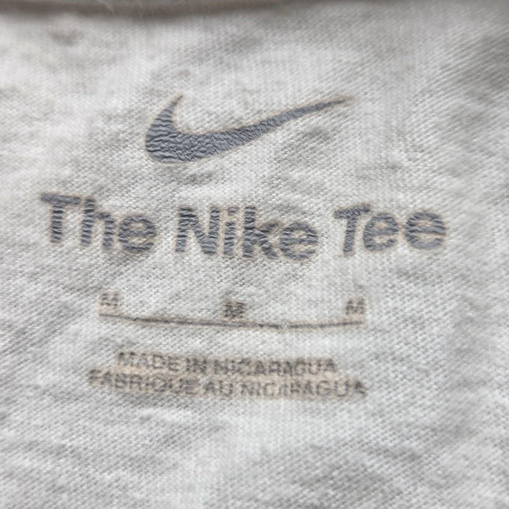 Nike Shirt Mens Medium White Haulin Nike Daze Psychedelic Graphic Tagless Tee